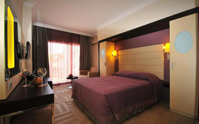 Отель Blue Bay Platinum