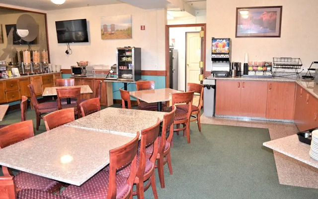 The Ashley Inn & Suites