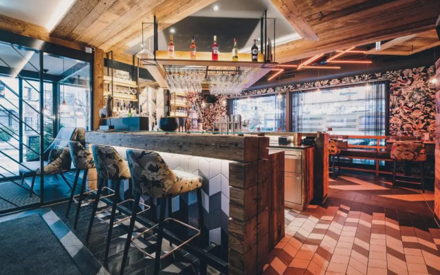 24 by AvenidA - Mountain Hotel