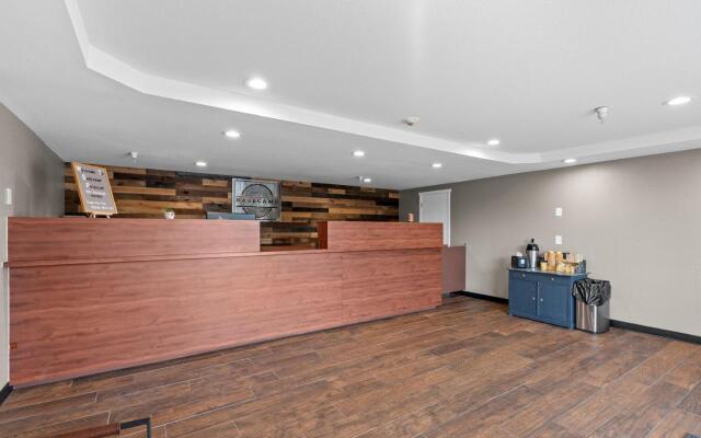 Basecamp Puyallup a Travelodge by Wyndham