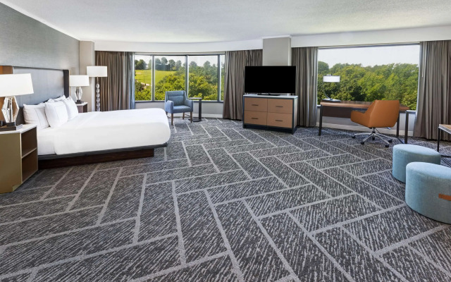 DoubleTree by Hilton Tulsa - Warren Place