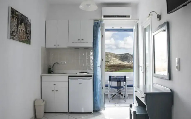 Ikaros Studios & Apartments