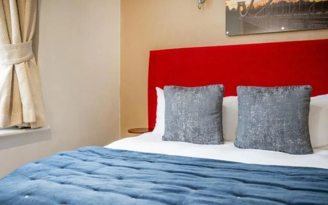 Clifton Hotel