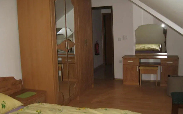 Apartments - Turistična kmetija Vrbnjak