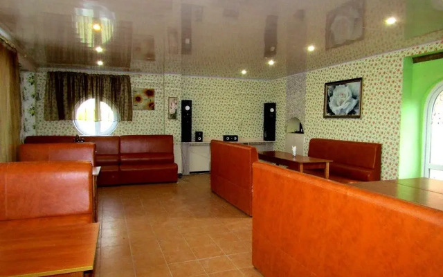 Roza Guest House