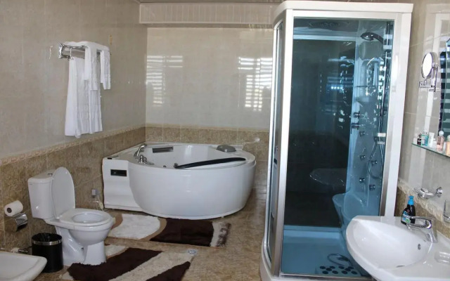 Zarafshan Grand Hotel