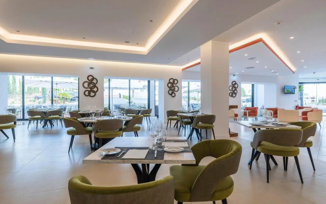 Resort Regency Salgados Hotel & Spa