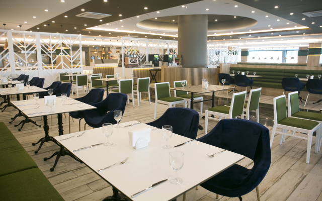 Sailor's Beach Club Hotel