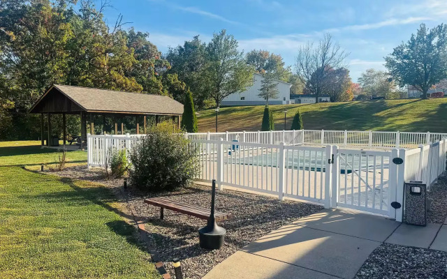 Baymont by Wyndham Chester IL Hotel