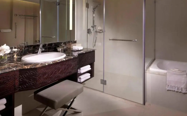 Bab Al Qasr Hotel & Residences