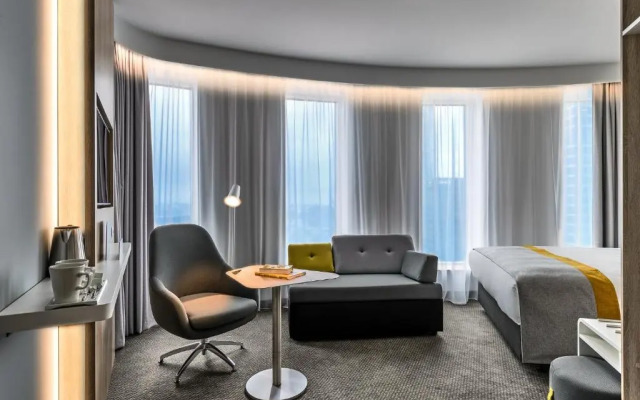Holiday Inn Express Warsaw - The HUB by IHG