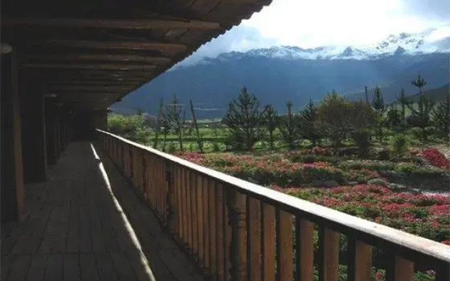 Nustayoc Lodge