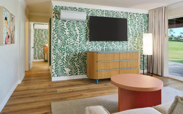 Royal Lahaina Resort & Bungalows