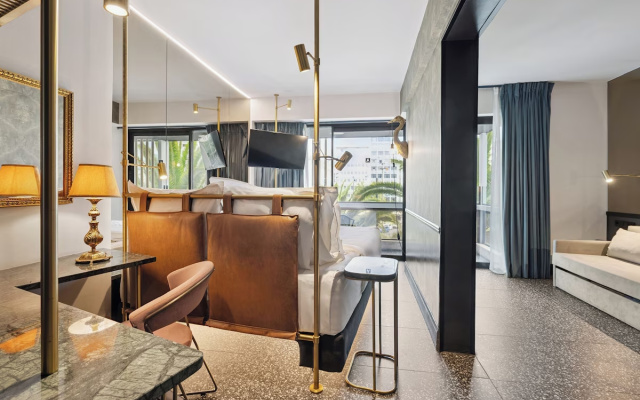Отель Skylark, Athens