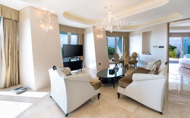Phoenix Island Supreme Seaview Holiday Hotel