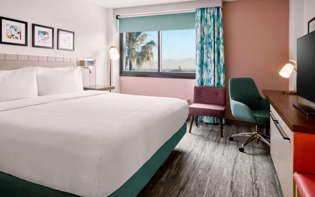 Hilton Garden Inn LAX Los Angeles Airport Hotel