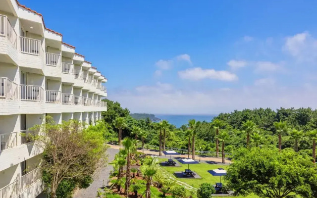 Kensington Resort Jeju Jungmun
