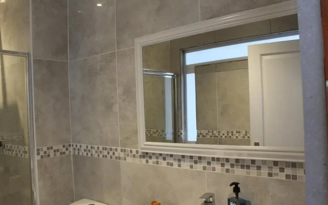 Phoenix Lodge and Waterside Accommodation