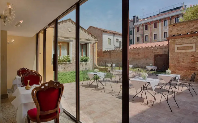 NH Venezia Santa Lucia Hotel
