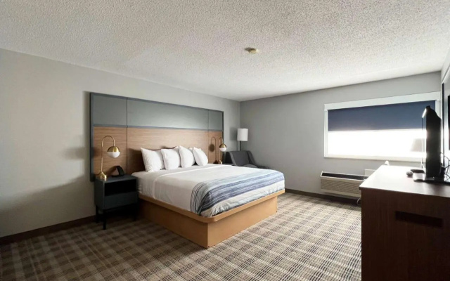 AmericInn by Wyndham Marshfield