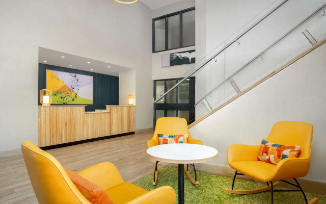 Spark by Hilton Brockville