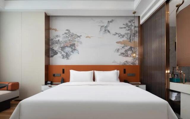 Pinghu Overseas Chinese Hotel