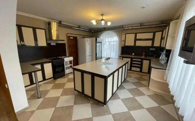 V Krasnoy Polyane Hostel