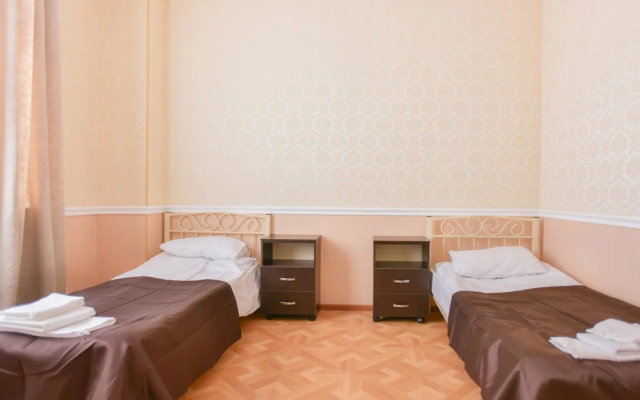 Grand Hostel Chk-Chn