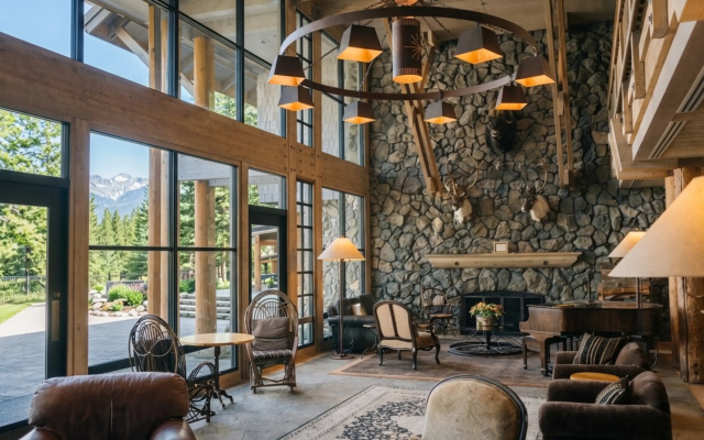 Sun Mountain Lodge