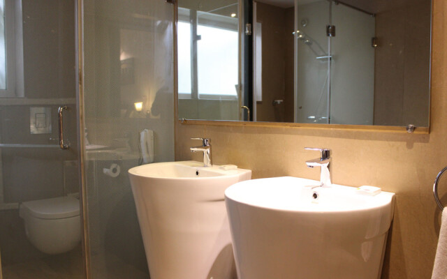 White Pearl Suites