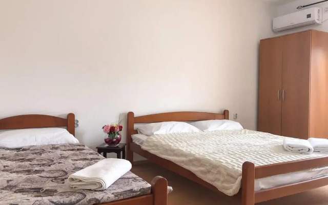 Lazorja Rooms