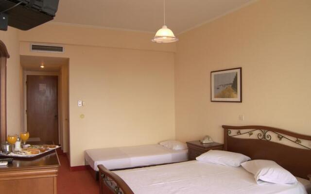 Alexandros Hotel