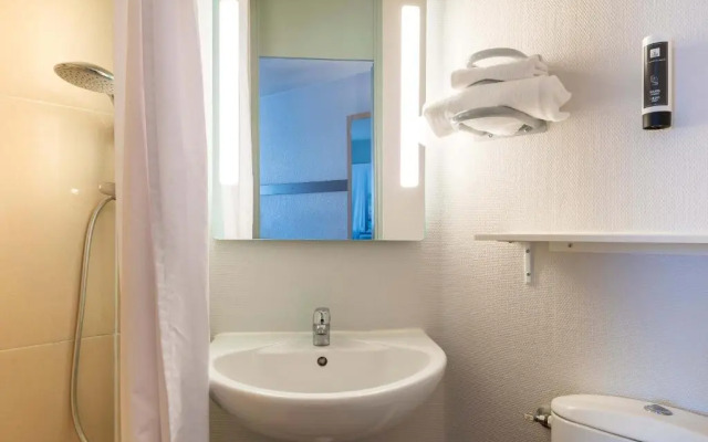 B&B HOTEL Angers 2 Université