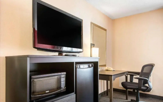 Quality Inn & Suites - Toronto West