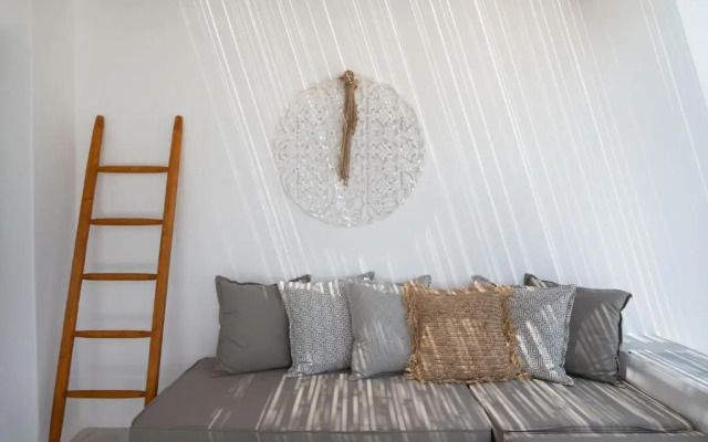 Kosmitis Suites & Villas