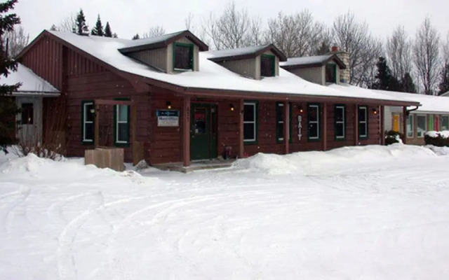 The Spirit Rock Outpost & Lodge