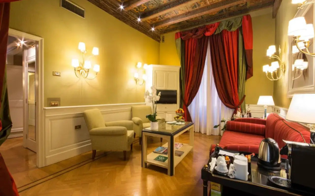 Hotel Corona d'Oro
