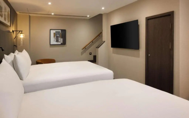 DoubleTree by Hilton London Victoria