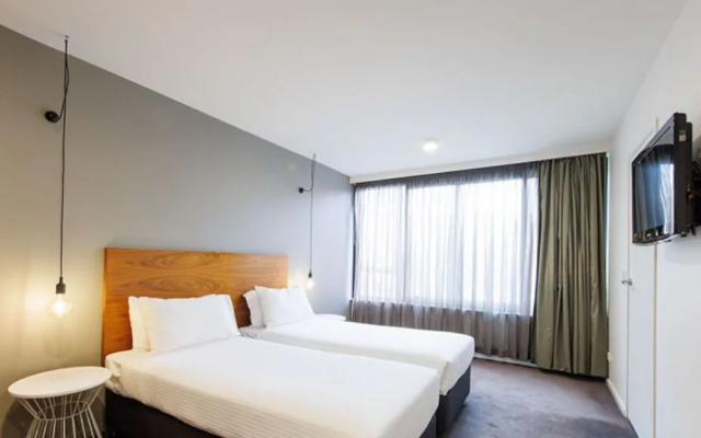 Cosmopolitan Hotel and Apartments