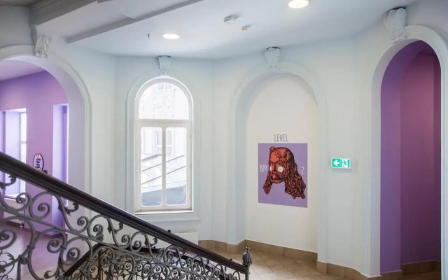 Maverick Athenaeum Hotel