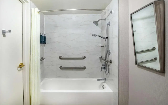 Hilton Greenville