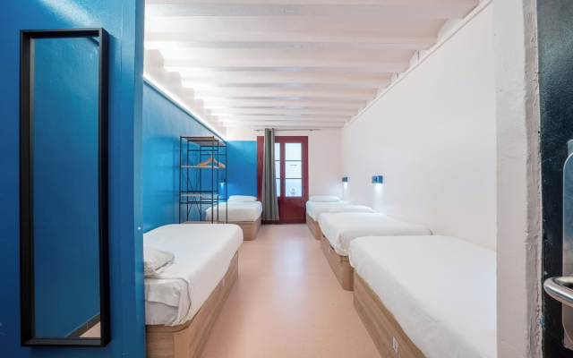 Ideal Youth Hostel