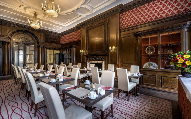 Grand Royale Hyde Park