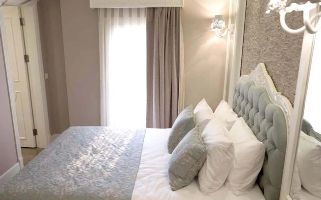 Ena Boutique Hotel & Residences