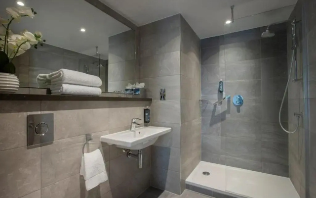 Clayton Hotel Chiswick