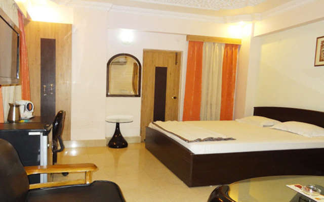 Hotel Nesh Inn