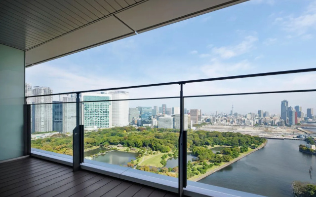 Chapter 1 Twin room with balcony and with garden view (트윈 침대 2개) 사진 4
