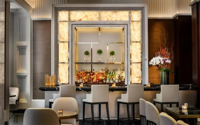 Four Seasons Hotel One Dalton Street, Boston
