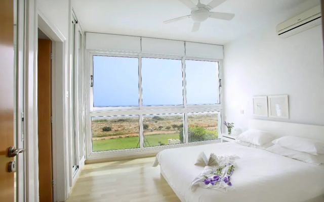 5 Br Villa - Leonies' By The Sea - Chg 8913