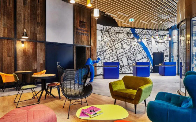 Holiday Inn Express Warsaw - The HUB by IHG